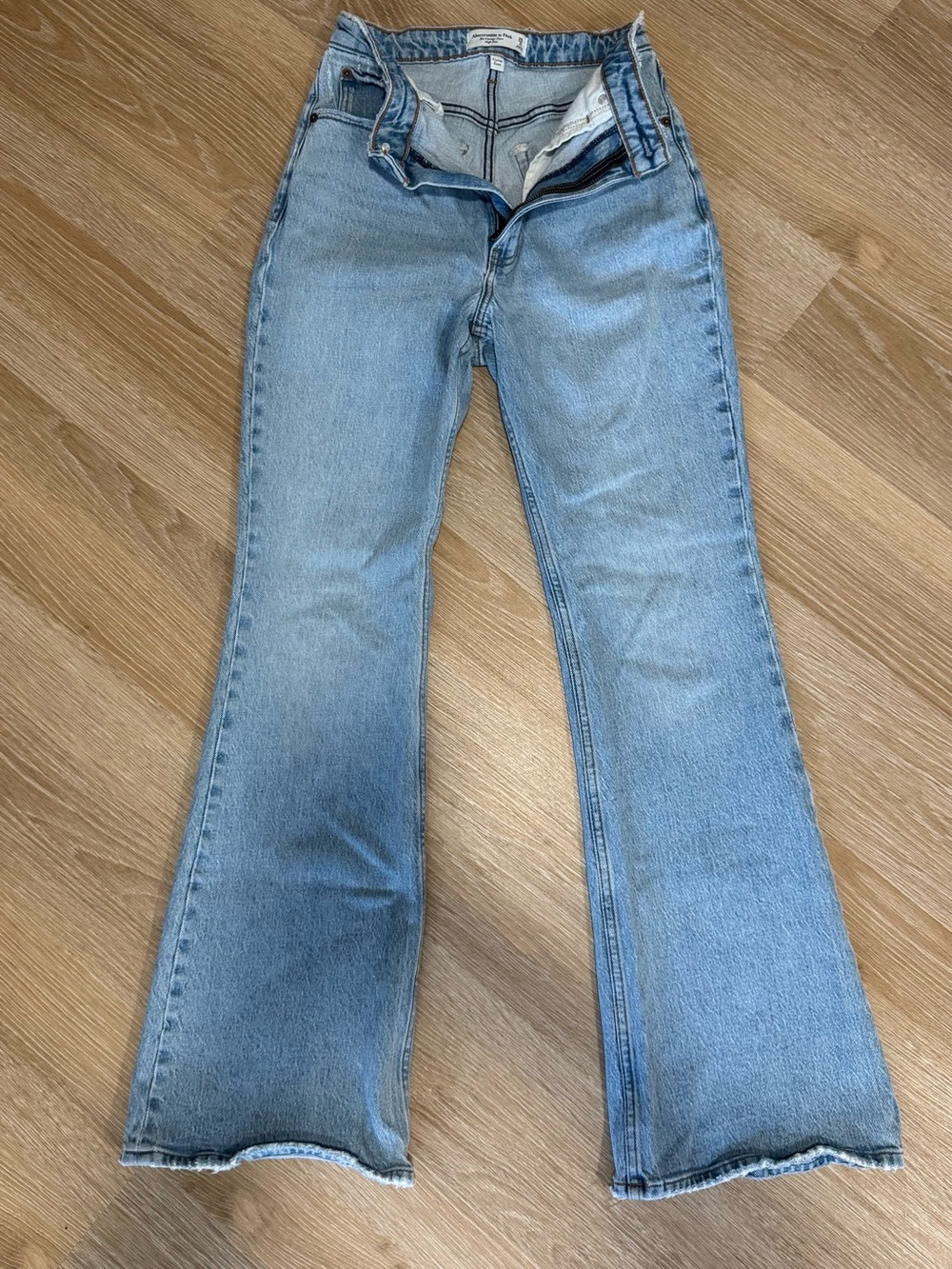Abercrombie & Fitch The Vintage Flare High Rise Curve Love Jeans